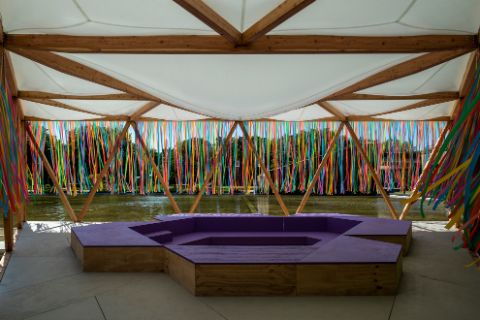 Inaugural pavilion designed by raumlabor. Photo: Nin Solis/HKW