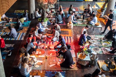 Dine on a Mat—A Taste from the Fulani Kitchen with Chef Fatmata Binta, HKW, 4 June 2023. Photo: Mathias Voelzke