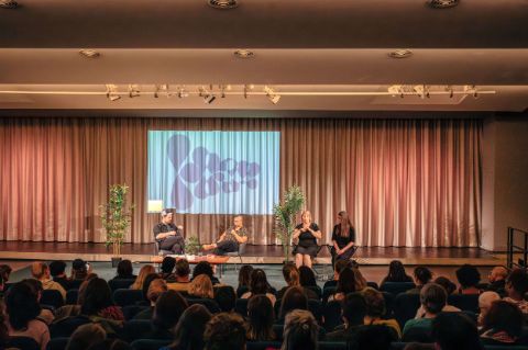 Versöhnungstheater: Max Czollek im Gespräch mit Peggy Piesche, Haus der Kulturen der Welt (HKW), 6.8.2023