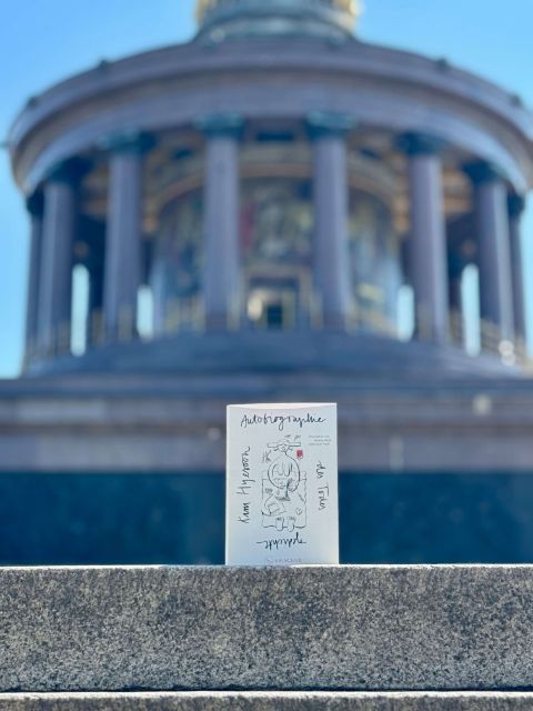 Kim Hyesoon: Autobiographie des Todes. Aus dem Koreanischen von Sool Park und Uljana Wolf. Frankfurt am Main: S. Fischer Verlag, 2025