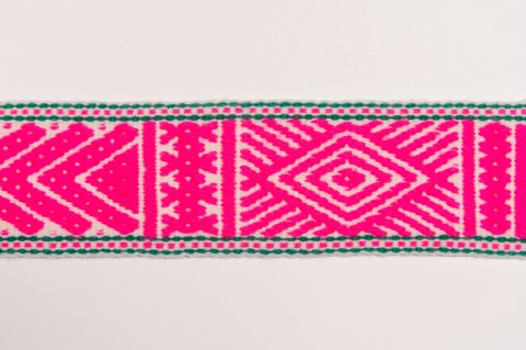 Narcisa Chindoy, Untitled/Chumbe Kamëntšá [Kamëntšá-Schärpe] (frühes 21. Jh.), Aussschnitt. Foto: Tim Gassauer/HKW