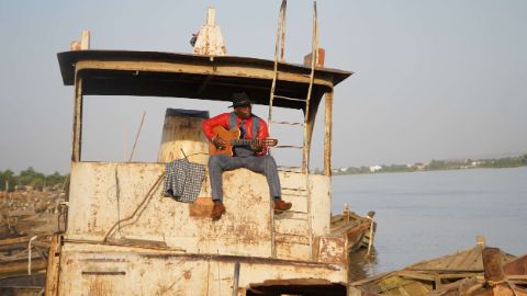 Vieux Farka Touré. Photo: Kiss Diouara