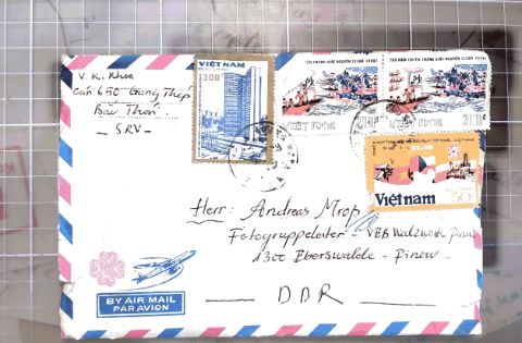 Envelope of a letter sent from Vietnam by Vũ Kim Khoa to Andreas Mroß, re-establishing their contact with one another in 1988. Ever since, they have nurtured a friendship around photography via letters, emails, Facebook exchanges, as well as collaborative photo exhibitions in Eberswalde and Berlin. Courtesy of Andreas Mroß