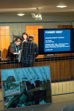 Former West. Dokumente, Konstellationen, Ausblicke