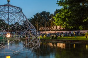 Wassermusik: Mother India 2015. Open-air concert next to the Mirrow Pond